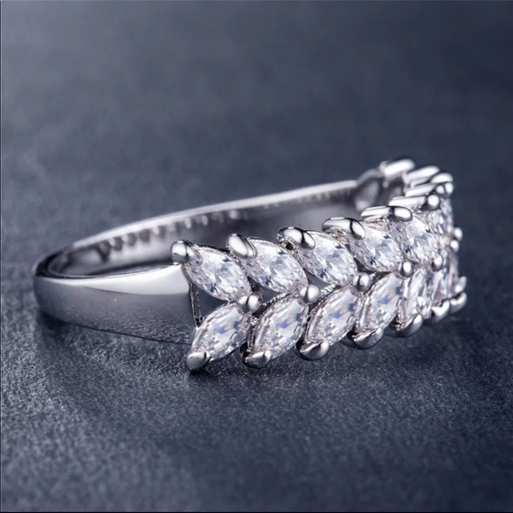 New Women’s 925 Silver Diamond Wedding Ring - Picture 3 of 4